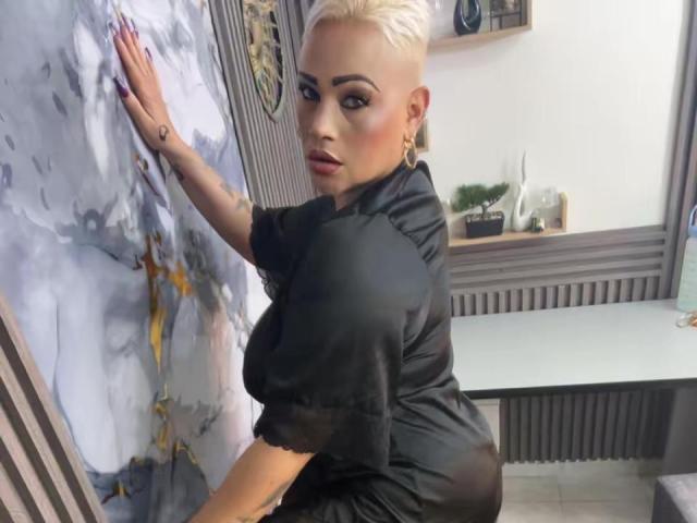 GianellaCox - Live porn &amp; sex cam - 29027366