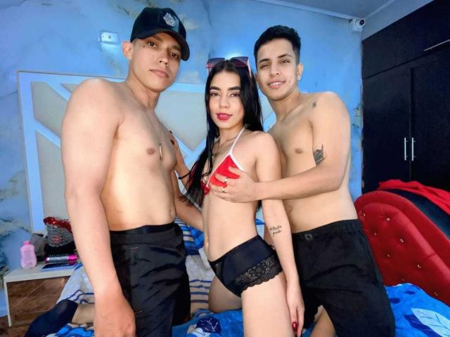 InnocentLookGroup - Live porn &amp; sex cam - 29030546