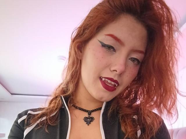 EmmaThomsonn - Sexe cam en vivo - 29030711