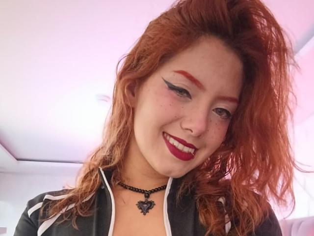 EmmaThomsonn - Sexe cam en vivo - 29030714