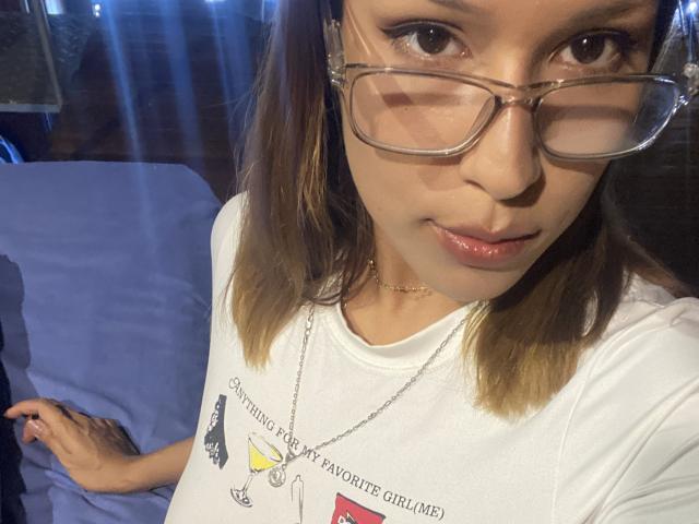 KiaraHernandezX - Live porn &amp; sex cam - 29041772