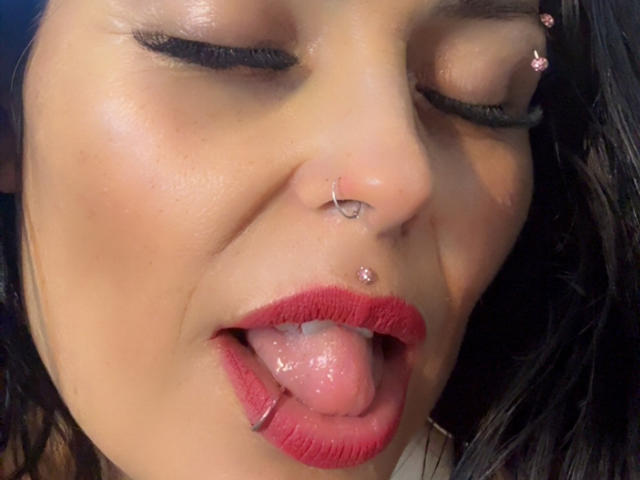 CharlotteCrofort - Live porn &amp; sex cam - 29048096