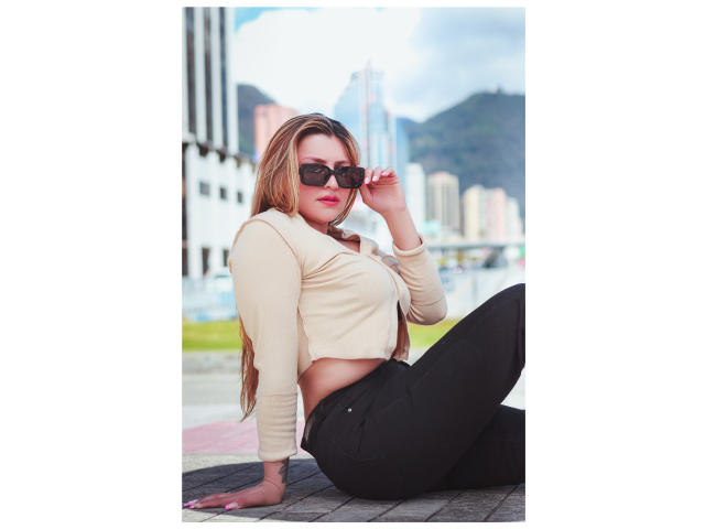 SaraWestt - Live porn &amp; sex cam - 29051996