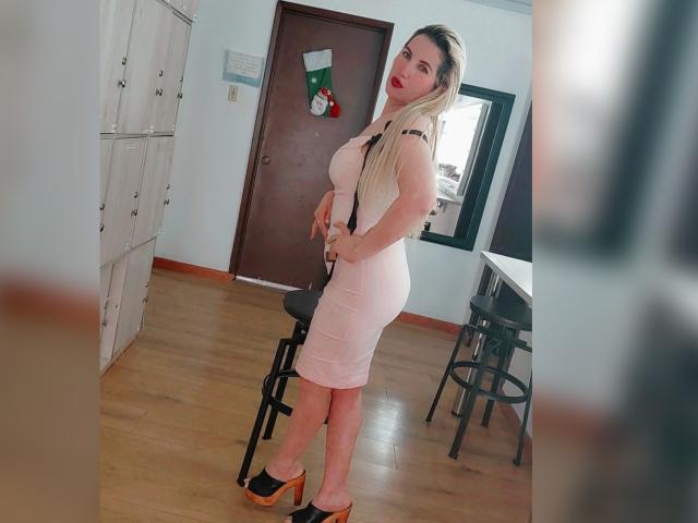 GiuliaAddams - сексуальная веб-камера в реальном времени - 29070047