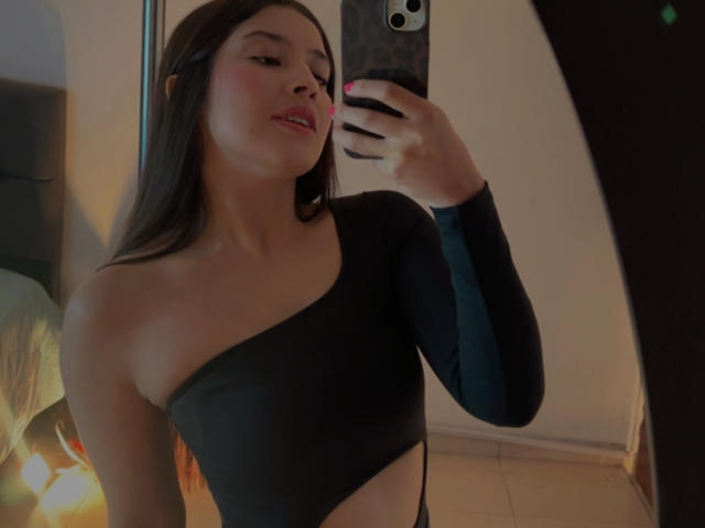 EmmaLombardi - Live porn &amp; sex cam - 29070068