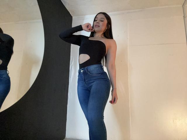 EmmaLombardi - Live porn &amp; sex cam - 29072855