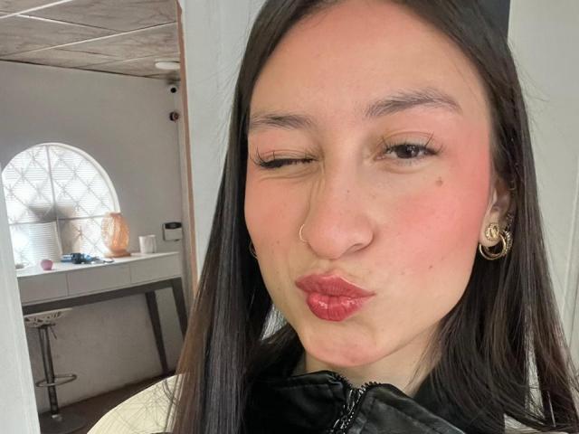 MaddyCarina - Live porn &amp; sex cam - 29072930