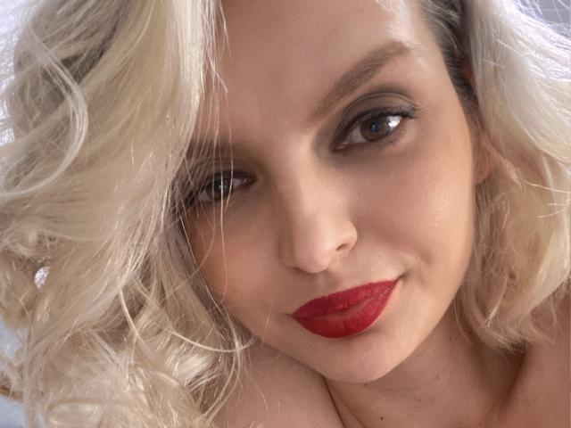 DouceAmelia - Sexe cam en vivo - 29082620