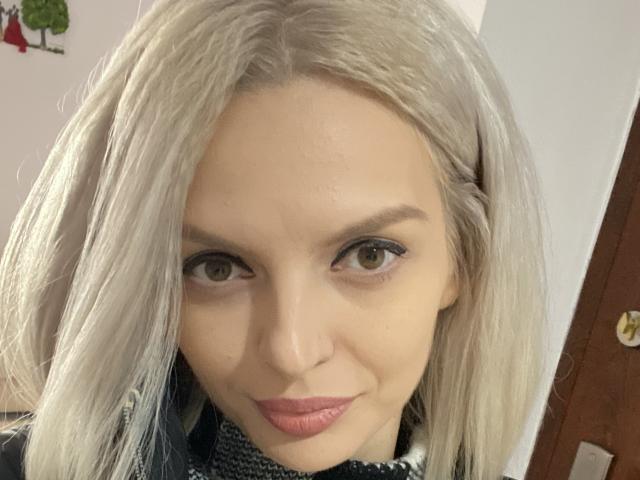 DouceAmelia - Sexe cam en vivo - 29082629