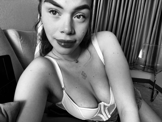 EmmaRiveraa - Live porn &amp; sex cam - 29091305