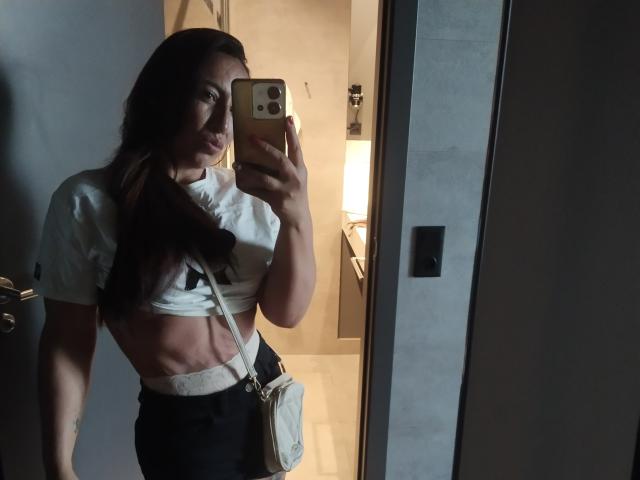 LuccyTweentyOne - Live porn &amp; sex cam - 29101145