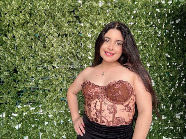 LucianaBlake - Live porn &amp; sex cam - 29103740