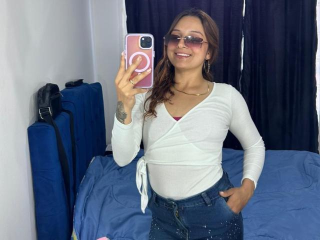 SaarahJones - Live porn &amp; sex cam - 29112701