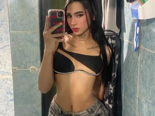 Ver a ficha detalhada de  IvoneCox