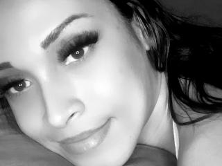 Ver a ficha detalhada de  YasminMayers