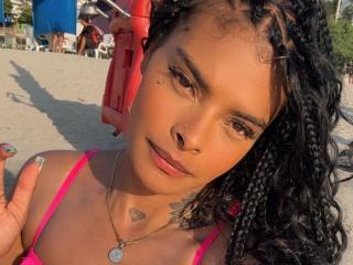 Ver la ficha detallada de EmmaEbony