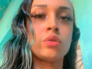 Ver a ficha detalhada de  YasminMayers