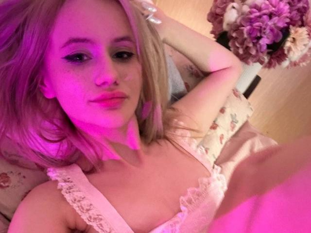 VikiKuritz - Live sex cam - 29150576