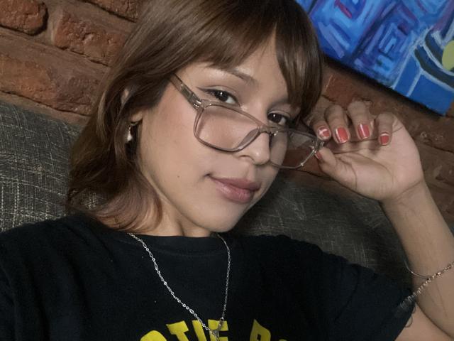 KiaraHernandezX - Live porn &amp; sex cam - 29165252