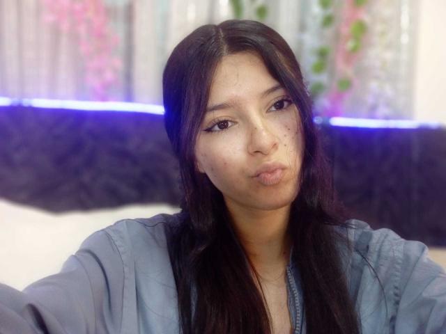 EmiSchwarz - Live sex cam - 29172206