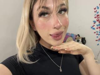 Se komplett profil för SammyViolet