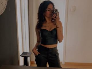 Se komplett profil för MyaaTyler