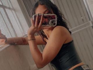 Se komplett profil för MyaaTyler