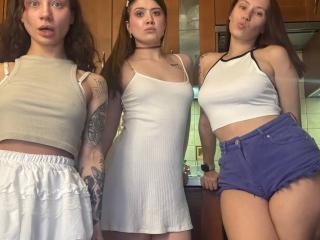 Se komplett profil för HotCaramelsTrio