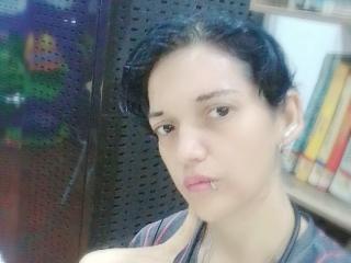 Se komplett profil för DarkcateLove1306