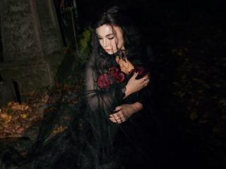 Se komplett profil för Niferttiti