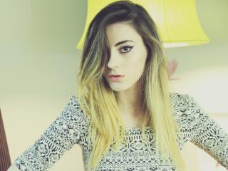 KendallKitten - Show live excitant avec cette Merveilleuse jeune créature avec des beaux seins sur le site Xlovecam 