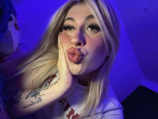 Se komplett profil för SammyViolet