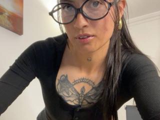 NiaWhiteeの詳細情報を見る