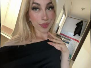 SammyViolet's Model Profile