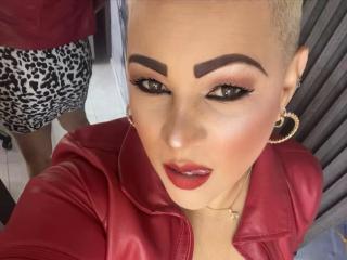 GianellaCox's Model Profile