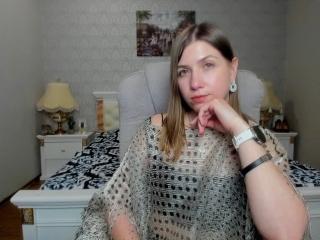 LoriEla's Model Profile