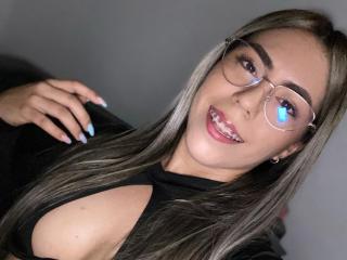 Xem hồ sơ đầy đủ của QuickHookup