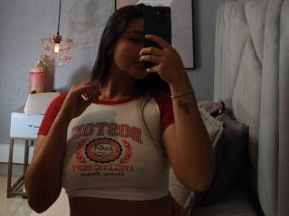 KimDevinne's Model Profile