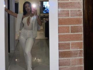 LaraHarvey's Model Profile