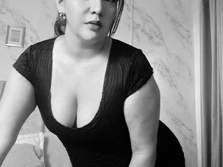 PaulaAnd's Model Profile