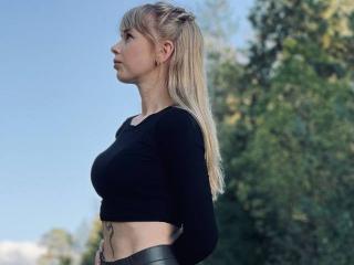 MeeBoggio's Model Profile