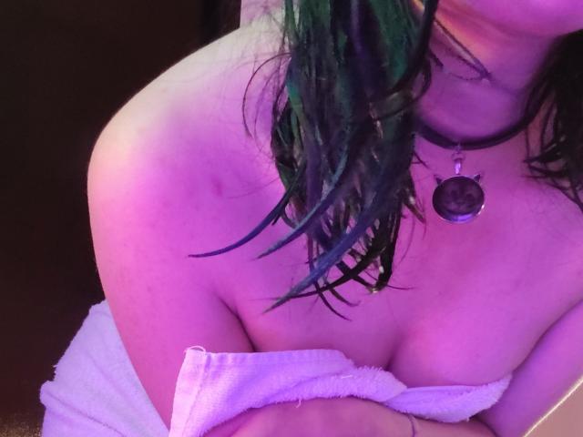 IssisDiosa - Live sex cam - 29232404