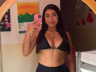 SalomeO's Model Profile