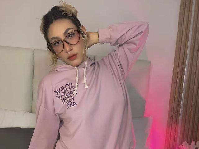 EmilyRobertts - Sexe cam en vivo - 29234999