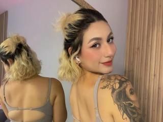 Xem hồ sơ đầy đủ của EmilyRobertts