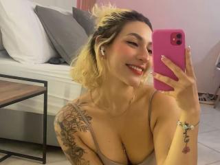 Xem hồ sơ đầy đủ của EmilyRobertts