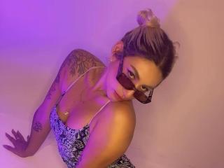 Xem hồ sơ đầy đủ của EmilyRobertts