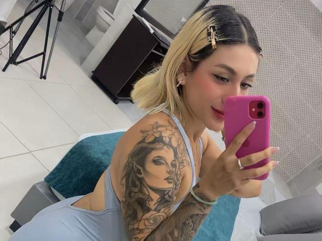 EmilyRobertts - Live porn &amp; sex cam - 29235119