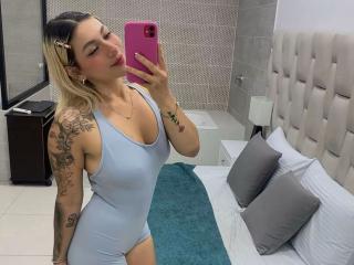 Xem hồ sơ đầy đủ của EmilyRobertts