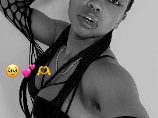 NettieBrett's Model Profile